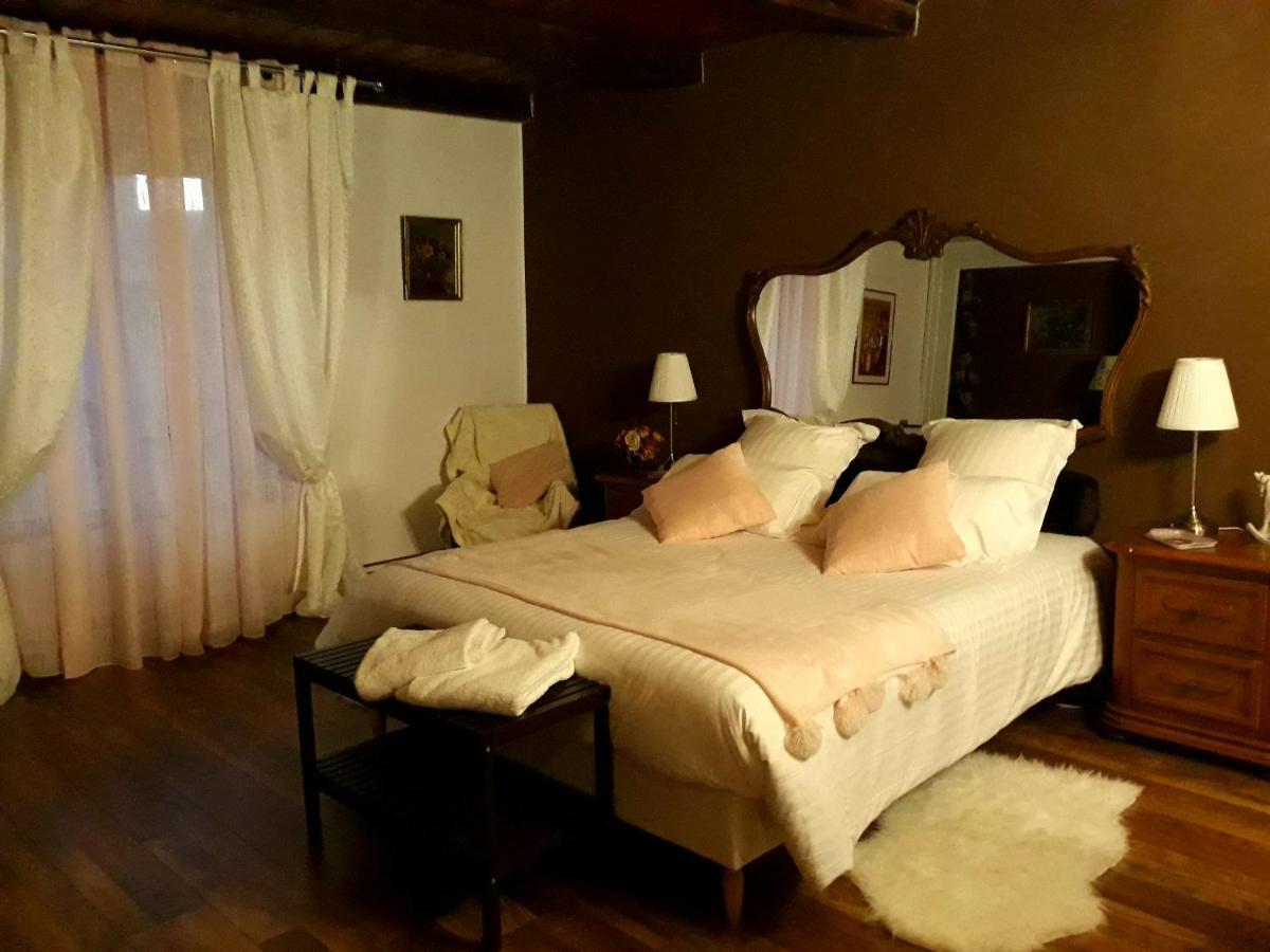 Bed And Breakfast "Le Moulin A Grains" Menil-la-Horgne Luaran gambar