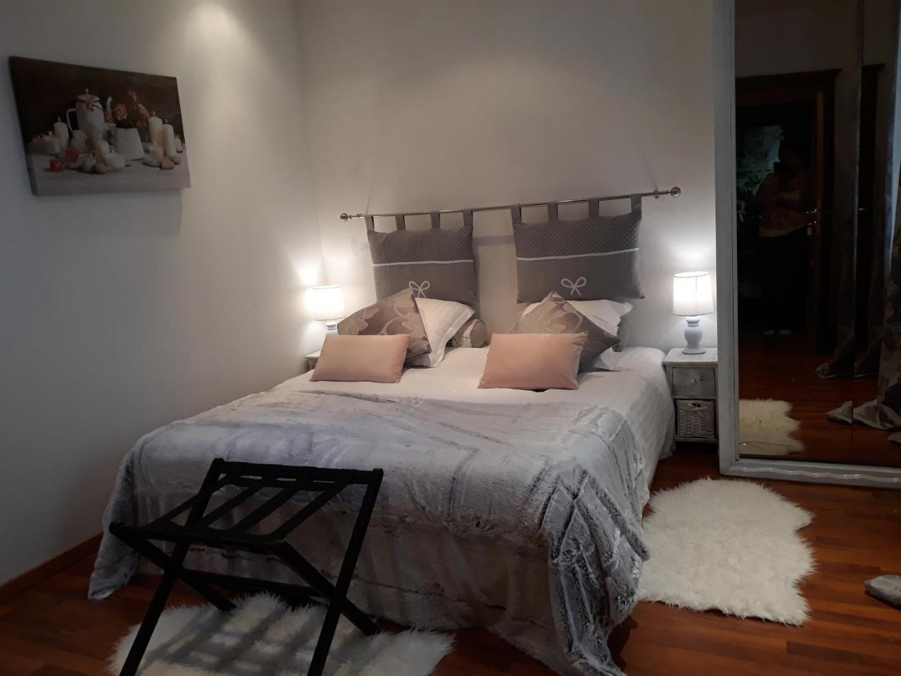 Bed And Breakfast "Le Moulin A Grains" Menil-la-Horgne Luaran gambar